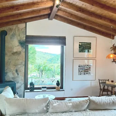Casina Raiz Entre Vinas Y Cielo Ribeira Sacra Feriehus *